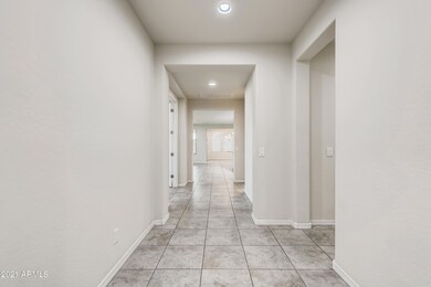 4-779746950-08 Foyer