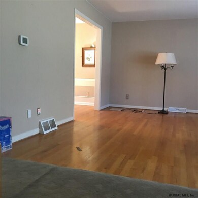 2 Hadel Rd, Schenectady, NY 12302 - photo 3