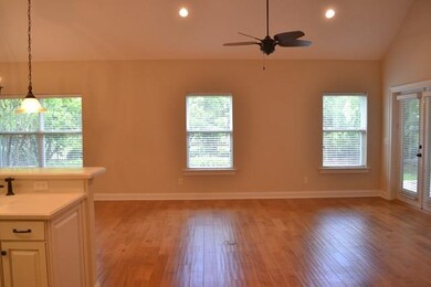 515 Fox Run Cir, Brunswick, GA 31525 - photo 4