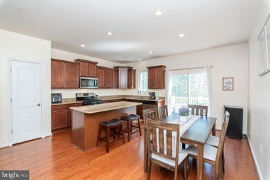 7403 Willow View Ln, Glen Burnie, MD 21060 - photo 3