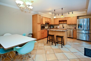 Large Lanai - Perfect for Entertaining