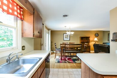 204 Twin Lakes Dr, Halifax, MA 02338 - photo 4