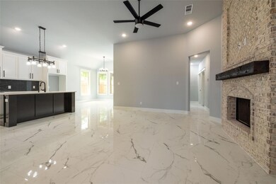 629 Vaquero St, White Settlement, TX 76108 - photo 7