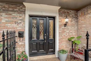 9621 Doliver Dr, Houston, TX 77063 - photo 2