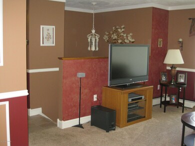 207 Robin Dr, Kingston, PA 18704 - photo 7