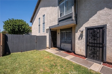 631 W Myrrh Ln, Compton, CA 90220 - photo 2