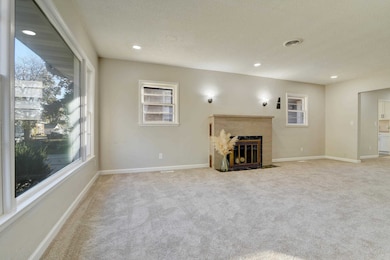 212 E 3rd St, Spencer, IA 51301 - photo 6