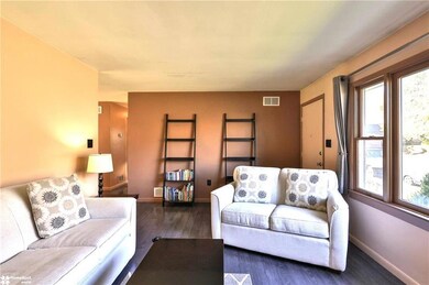 4720 Hoffman Dr, Whitehall, PA 18052 - photo 4