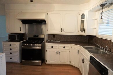 1565 Carol Ln, Wichita Falls, TX 76302 - photo 5