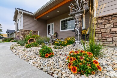 740 Duck Pond Way-78