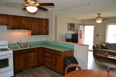Kitchen to living Room