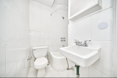 223 E 58th St unit 3B, New York, NY 10022 - photo 7