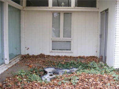 408 Coventry Dr, Anderson, IN 46012 - photo 4