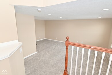 6301 Schooler Dr, Whitestown, IN 46075 - photo 4