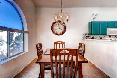 517 N Cobblestone St Gilbert-large-007-D