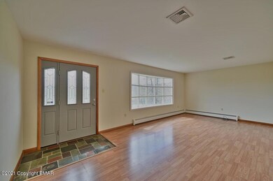 137 Warner Dr, Saylorsburg, PA 18353 - photo 3