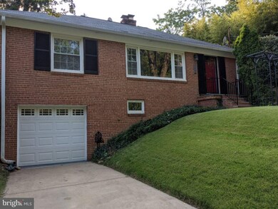 1026 W Taylor Run Pkwy, Alexandria, VA 22302 - photo 3