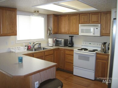 413 Summer Ct, Nampa, ID 83686 - photo 4