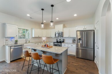 7537 Bellingham Dr, Knoxville, TN 37919 - photo 4