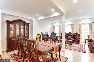 10353 Fitzpatrick Ln, Oakton, VA 22124 - photo 7