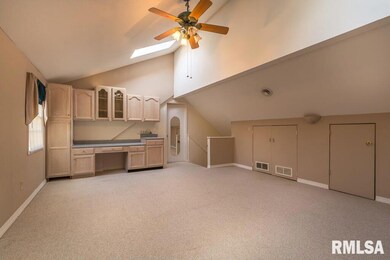 612 W 6th St, Davenport, IA 52803 - photo 5