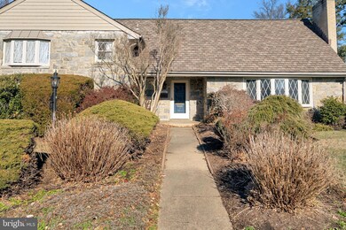 211 W Crest Rd, Wilmington, DE 19803 - photo 2