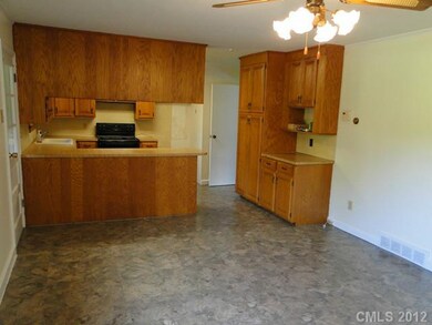 130 Hugo Ln, Statesville, NC 28677 - photo 6