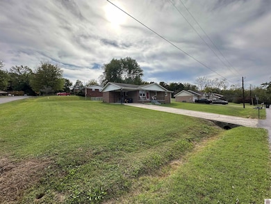 201 W Sandra Dr, Princeton, KY 42445 - photo 2