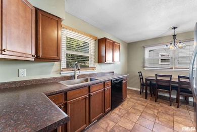 8112 9th St W, Rock Island, IL 61201 - photo 6