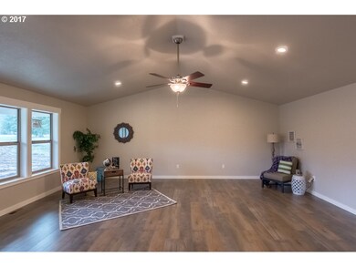 610 Joshua St, Lyons, OR 97358 - photo 6