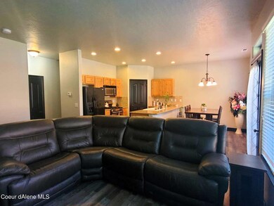 Living Room / Kitchen
