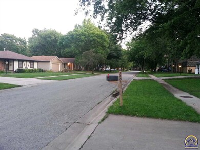 3401 SW Oak Pkwy, Topeka, KS 66614 - photo 4