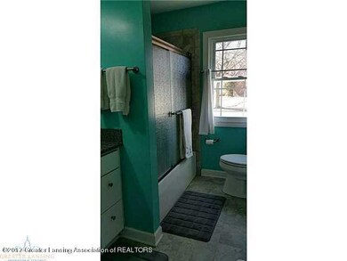 1401 Pershing.Bathroom