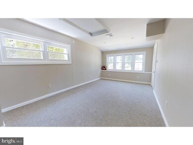 30 Peacock Ln, Willingboro, NJ 08046 - photo 7