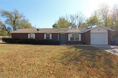 307 NW Lefors unit B, Bentonville, AR 72712 - photo 2