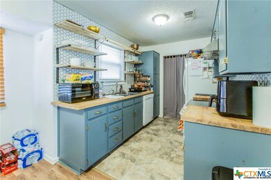 2302 Phyllis Dr, Copperas Cove, TX 76522 - photo 6