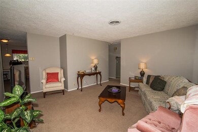 2924 Cameron St, Indianapolis, IN 46203 - photo 4