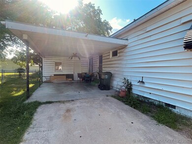 1206 N Collins Ave, Okmulgee, OK 74447 - photo 3