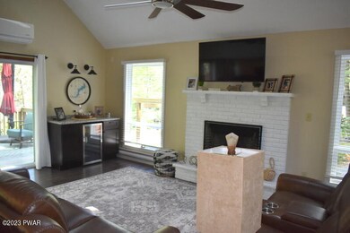 1127 Commanche Cir, Jefferson Township, PA 18436 - photo 3