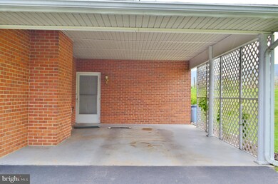 301 Palmyra Rd, Edinburg, VA 22824 - photo 4