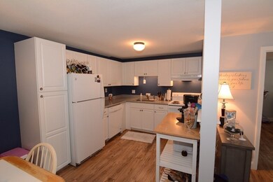 74 Beach St unit 2-2, Woburn, MA 01801 - photo 6