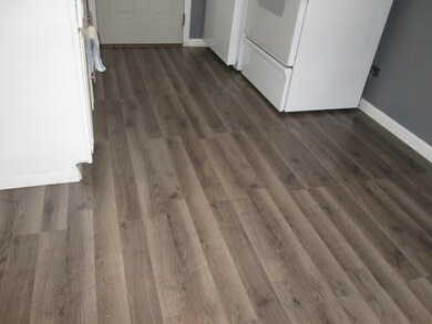 Kitchen flooring in neutral
