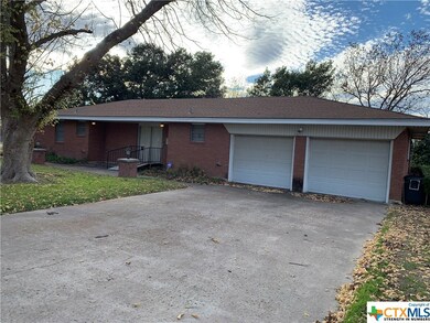 521 Curtis Ave, Troy, TX 76579 - photo 3