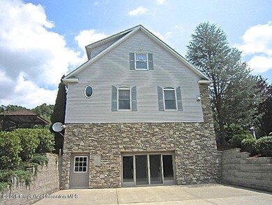 255 Gwen Elaine Ln, Falls, PA 18615 - photo 4