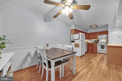 325 S Warminster Rd unit D2, Hatboro, PA 19040 - photo 3