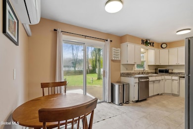 51 Mordella Rd, Albany, NY 12205 - photo 7