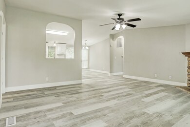 5837 Jerrycrest Dr, Pearland, TX 77584 - photo 4