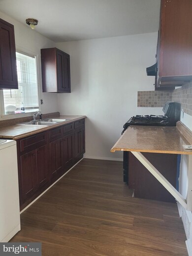 6331 Carrington Ct, Capitol Heights, MD 20743 - photo 5