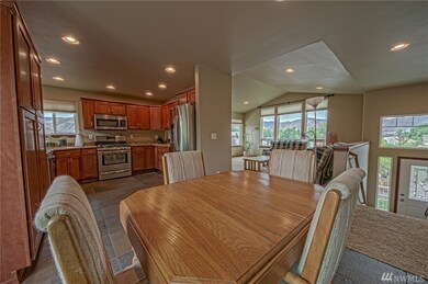 317 S Jarvis Ave, East Wenatchee, WA 98802 - photo 6