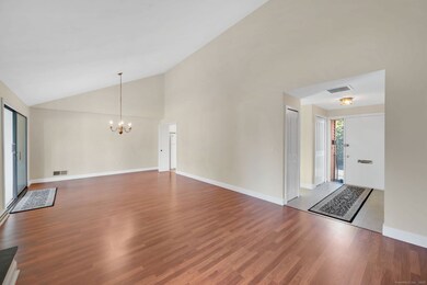 32 Hollister Way S unit 32, Glastonbury, CT 06033 - photo 5